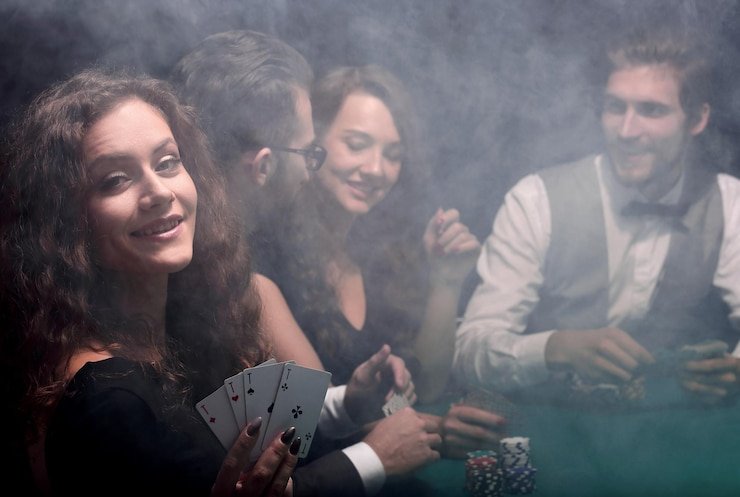 ফিচার কার্ডসহ হলুদ নীল cx casino লেআউট